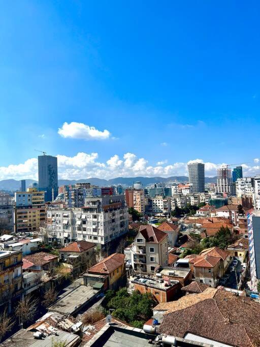 Central Tirana Flat Near Bazaar Exterior photo